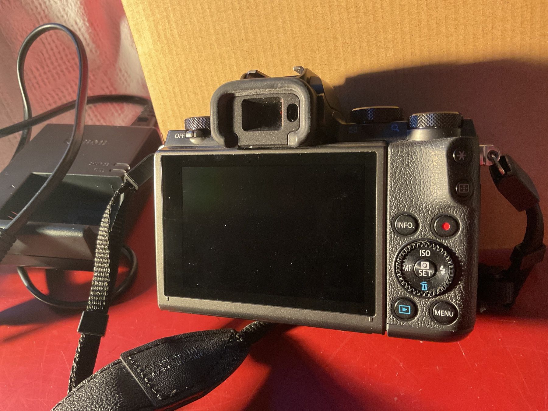 Canon Kamera: Canon EOS M5, neu, nur Body, mit Ladegerät – Neu (gemäss Beschreibung) aus Tecknau von Gluschtikum 4