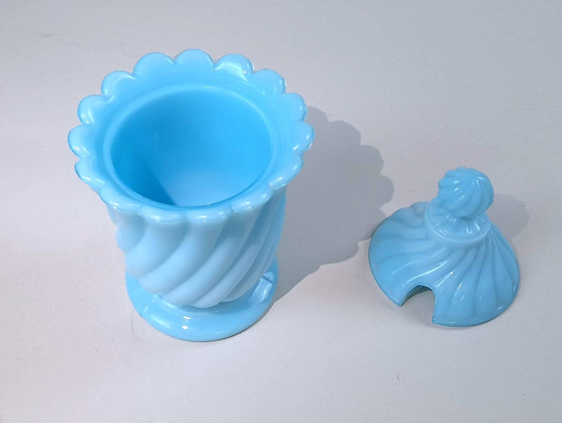 Contenitori & Simili: Senftopf blaue Opalglas – Usato da Liebefeld venduto da Restwert_Liebefeld
