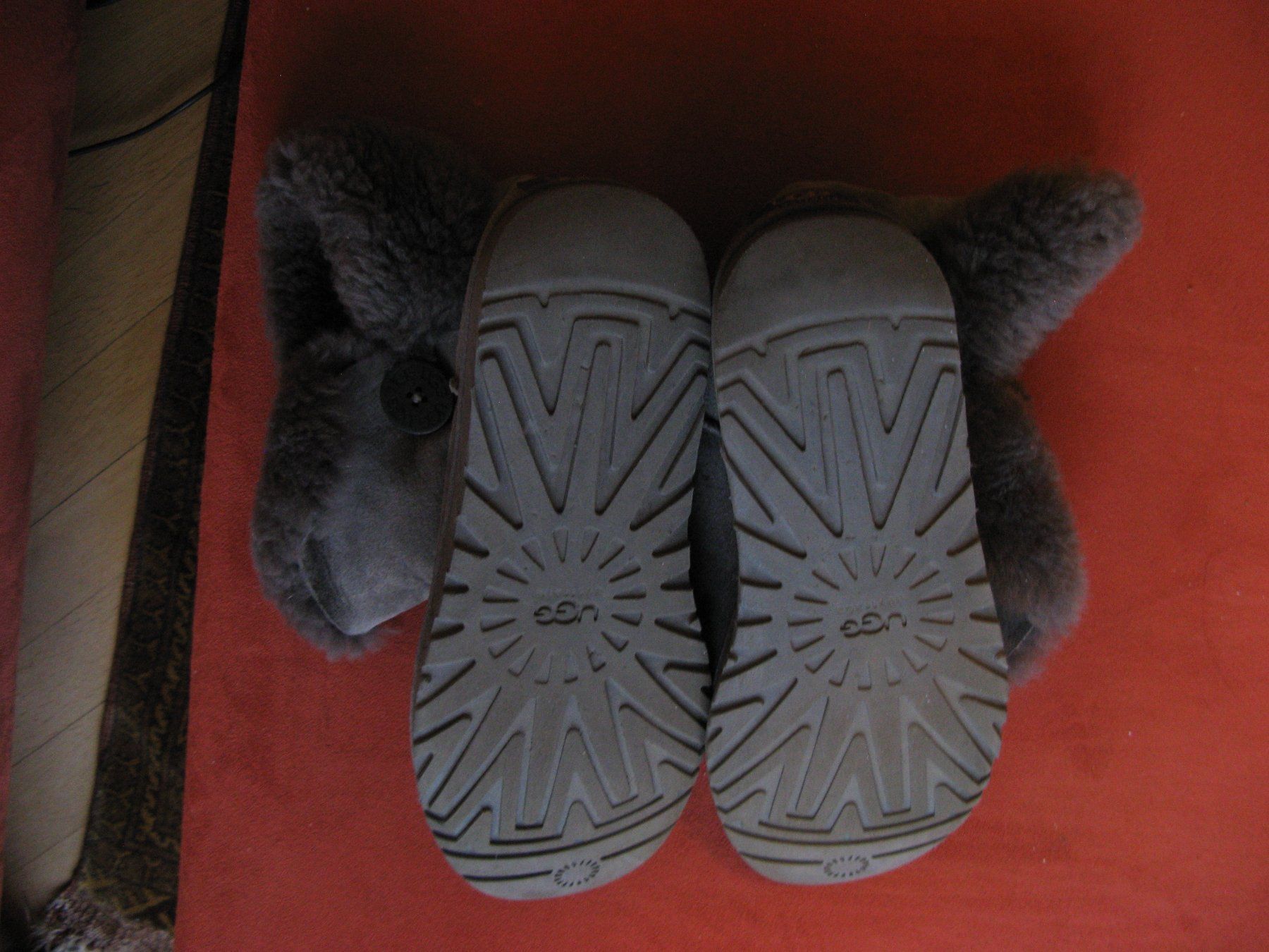 Ugg Scarpe da donna: Ugg Schuhe grau Gr. 41 – Usato da Zürich venduto da apil 4