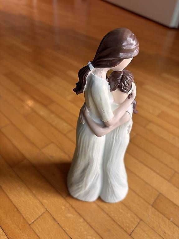 Figurines: Mutter-Tochter Geschenk – Neuf avec emballage d'origine à Dottikon par Skyylark