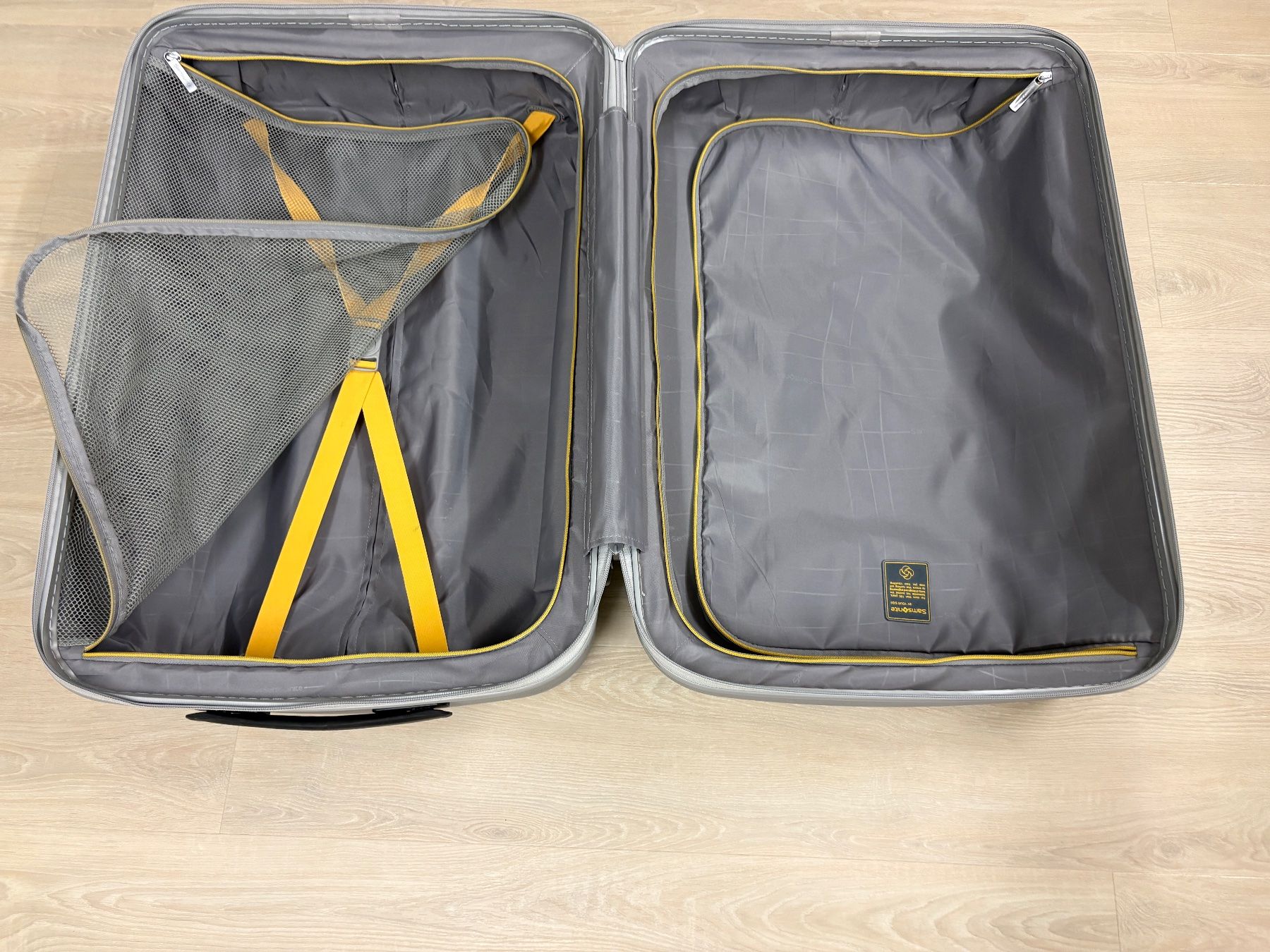 Samsonite Reisekoffer: Koffer, Samsonite , 105 Liter/4.6Kg/silber, Modell Spinner – Gebraucht aus Dübendorf von nerino03 2