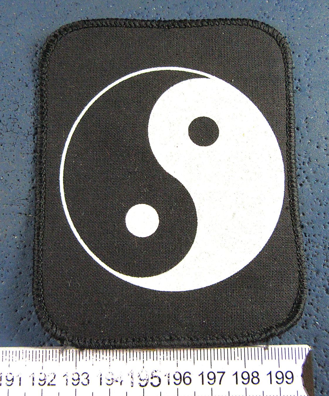 Insignes: YIN AND YANG AUFNÄHER PATCH OHNE LEIM – D'occasion à Ettingen par Hausi4711
