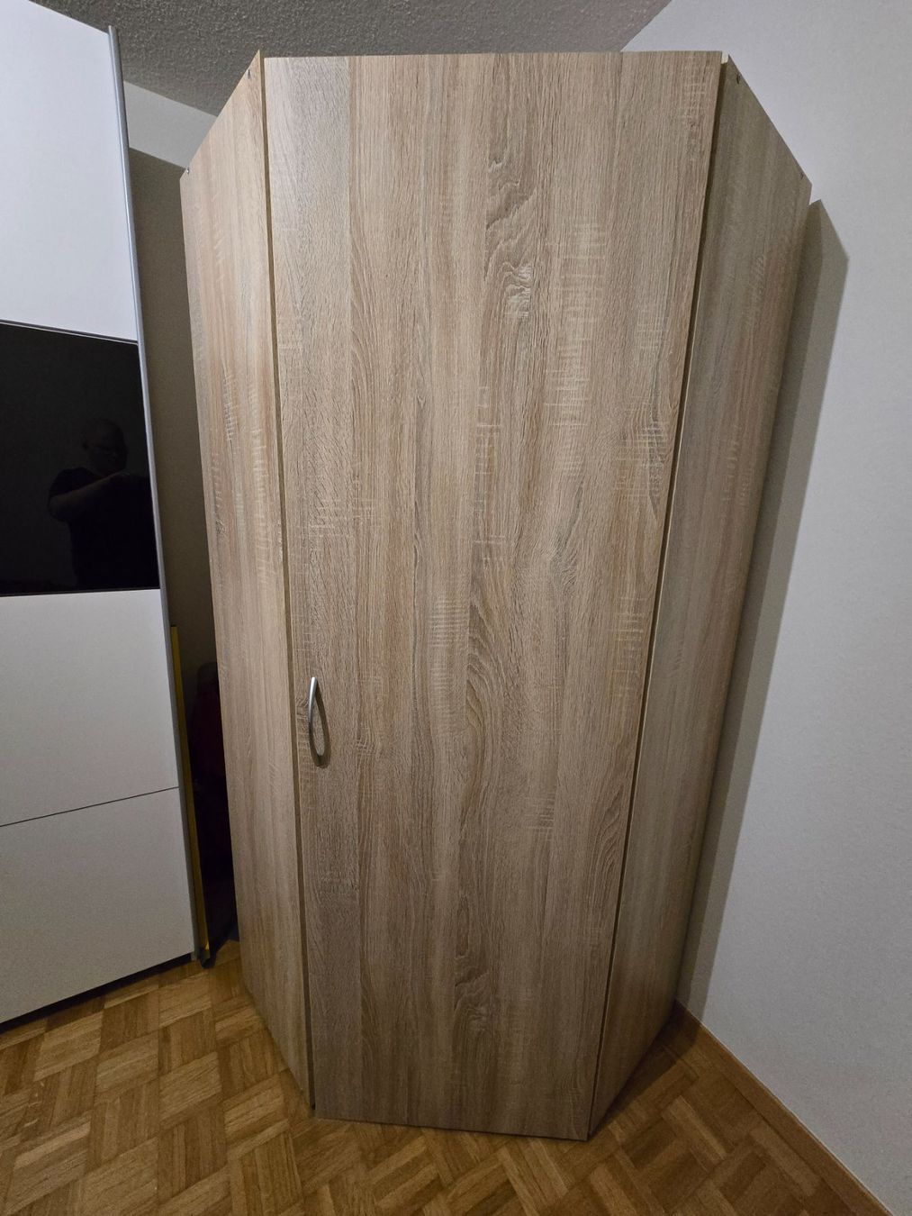 Armoires: Eckschrank/Putzschrank – D'occasion à Schwyz par sim_8whg