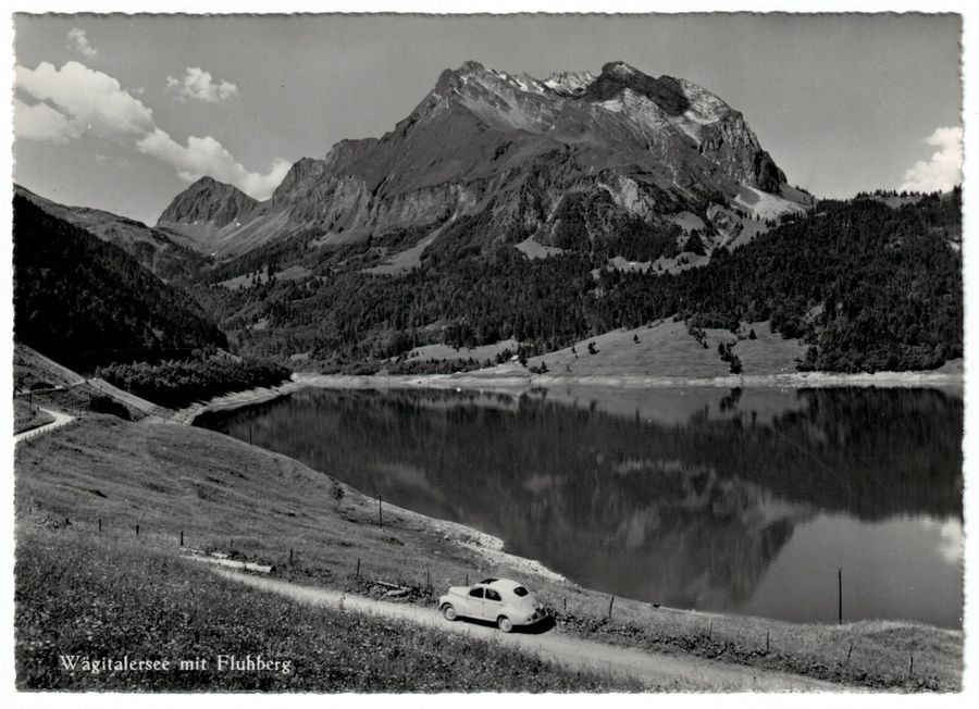 Cartoline postali: Wägitalersee mit Oldtimer vor Fluhberg – Usato da Frauenfeld venduto da POML