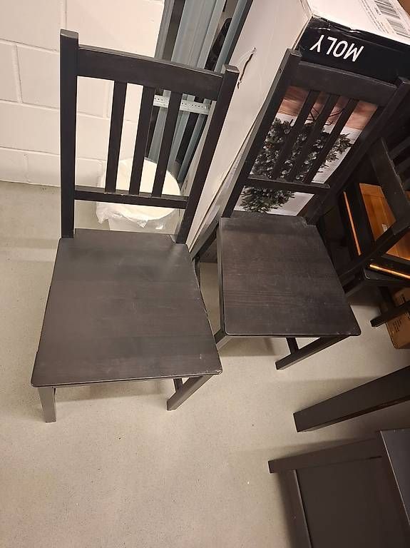Ikea Set de table et chaises: Esstisch mit 6 Stühlen (IKEA) – D'occasion à Zuchwil par ala_8qzt