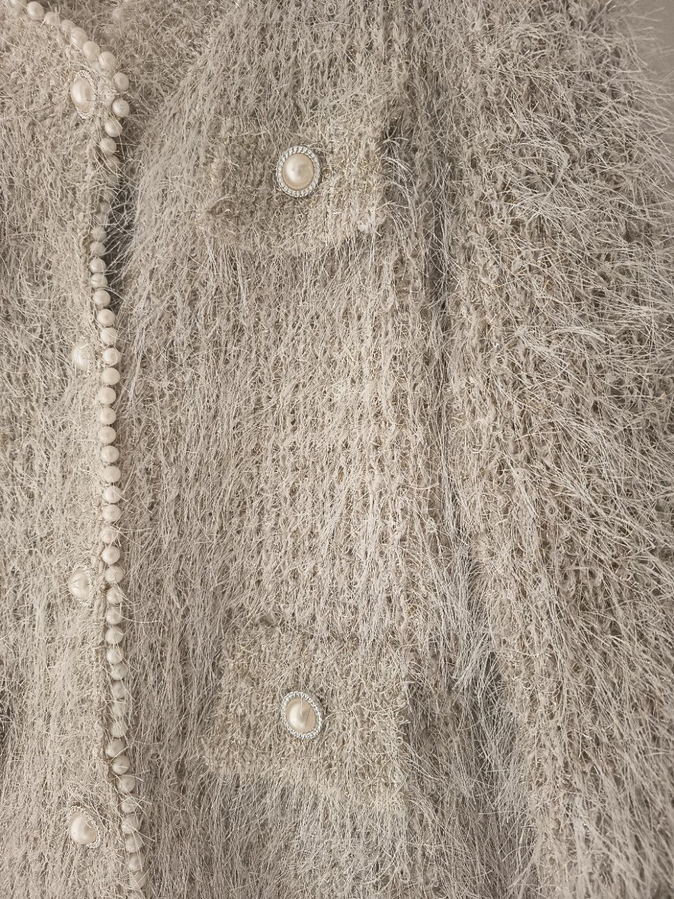 Giacche: Flauschige Strickjacke mit Perlen hellgrau mit siberfäden L – Nuovo (secondo la descrizione) da Rümlang venduto da Cat-Judy 3