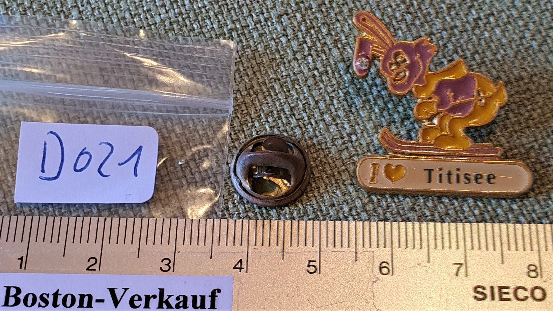 Plaketten & Abzeichen: D021 - Pin Ski Hase I Like Titisee – Gebraucht aus Reinach BL von Boston-Verkauf 2
