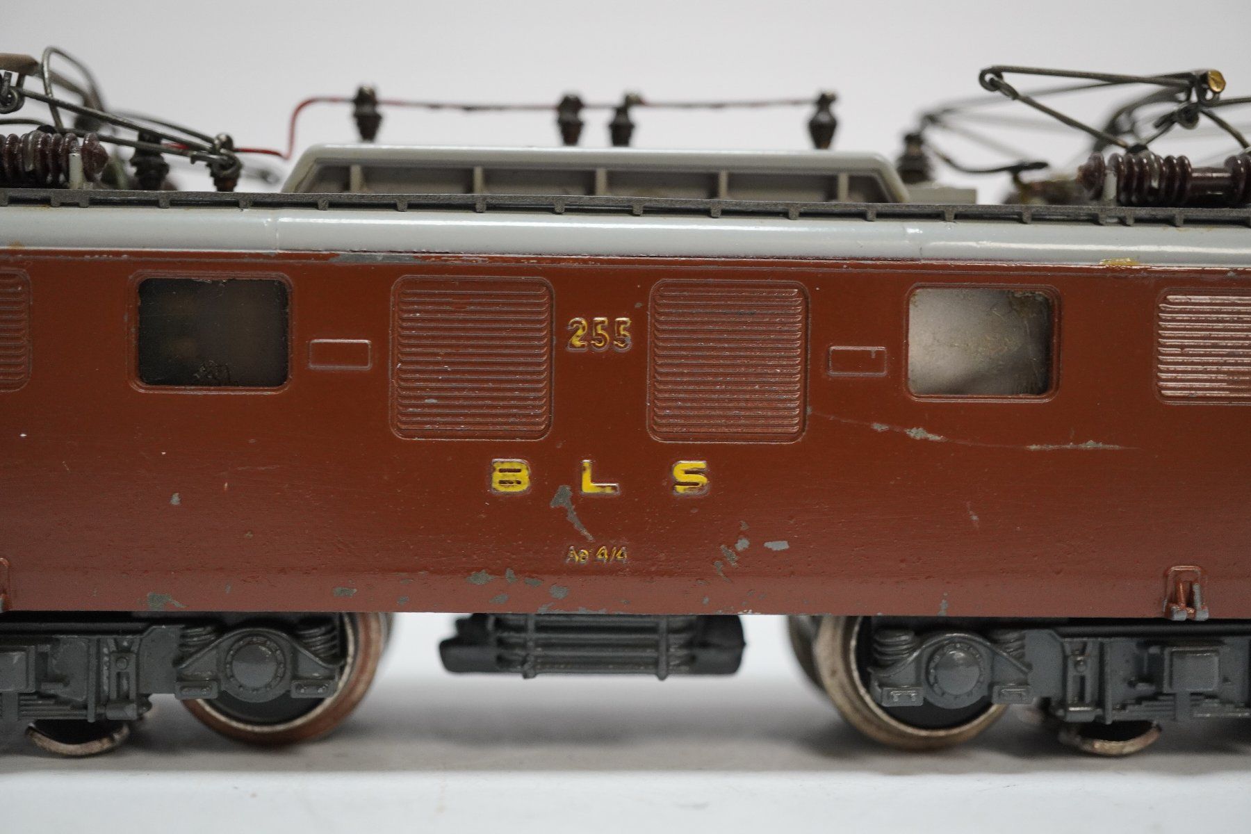 Trix Modellini di ferrovie: † e21 Trix Express BLS Ae 4/4 braun – Usato da Thun venduto da evinka_gmbh 7