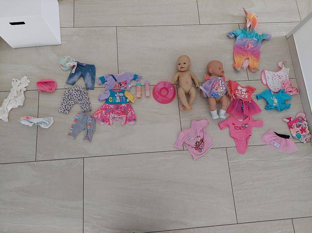 Bambole: 2 Puppen mit Zubehör – Usato da Scherz venduto da pac_tw6k