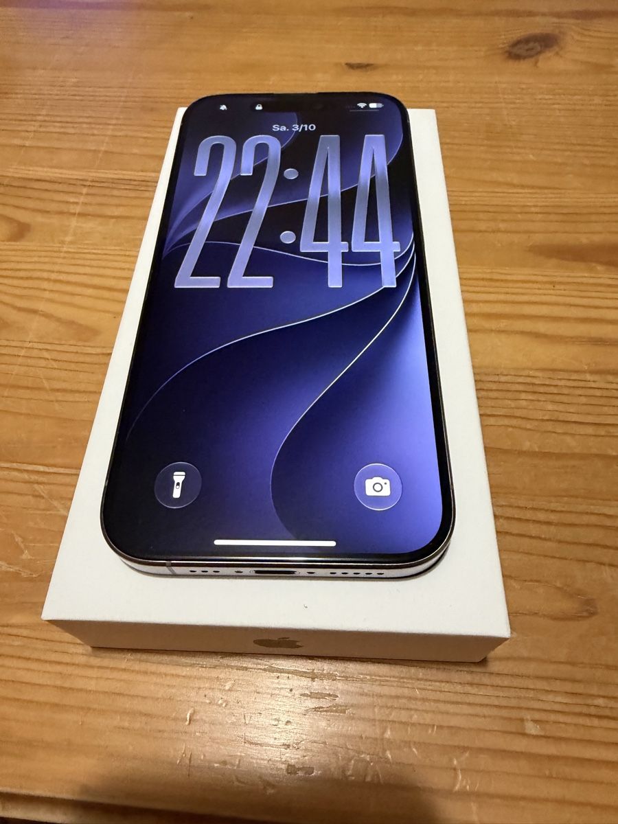 Apple Handys / Smartphones: Apple iPhone 15 Pro  Batteriezustand 90% – Gebraucht aus Flumserberg tannenboden alp von pedroredshoes