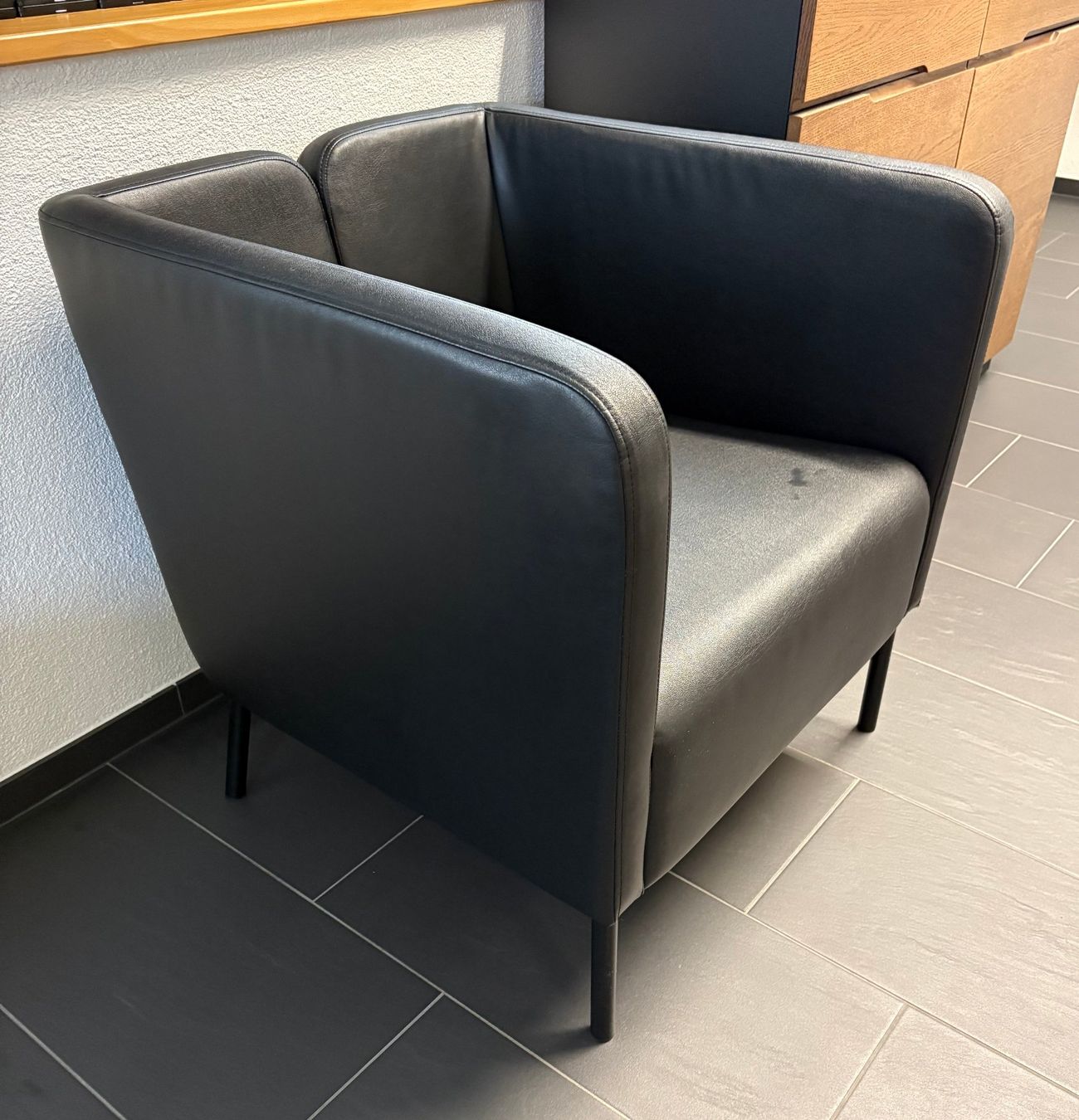 Ikea Poltrone: Sessel IKEA, Kunstleder schwarz – Usato da Bünzen venduto da bnzn82