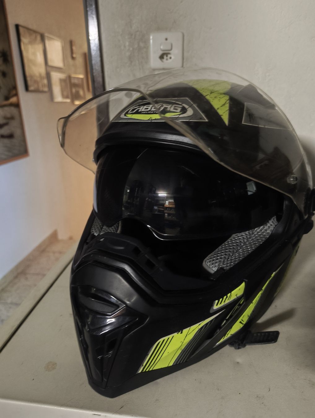 Casques & visières: motorradhelm caberg – D'occasion à Läufelfingen par sim_fr2v 1
