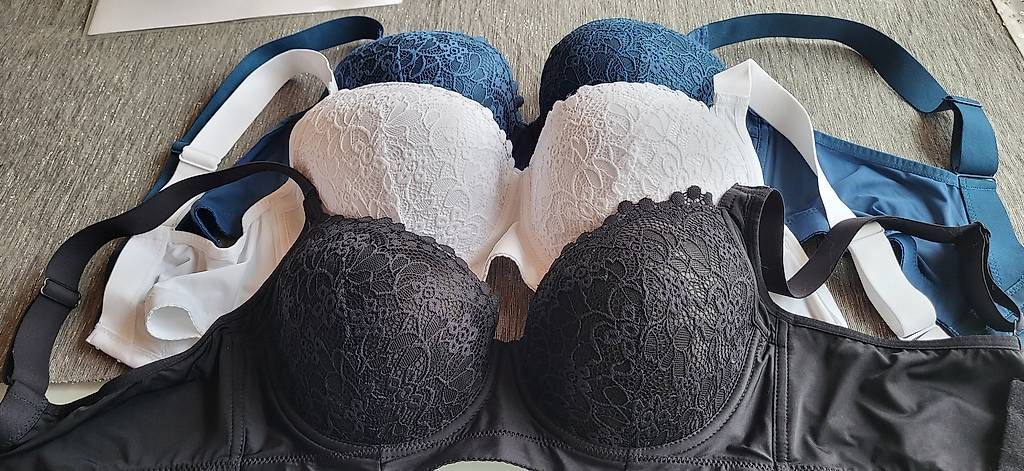 Sonstige Unterwäsche: BH Grösse 90C, 3 Stück – Gebraucht aus Laupen BE von Ursulam3635