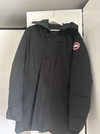 Canada Goose Winterjacke schwarz Grösse XL getragen. 