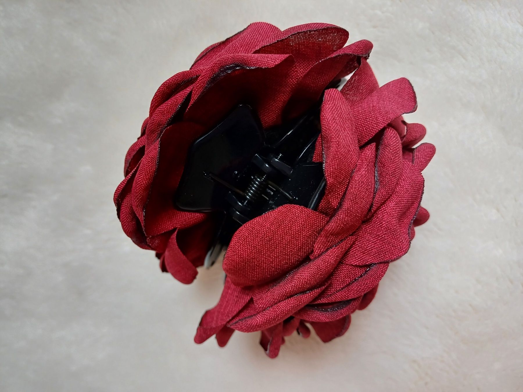 Haarschmuck: Stoffhaarspange - Rote Blume – Neu und originalverpackt aus Würenlos von Abracadabra26 2