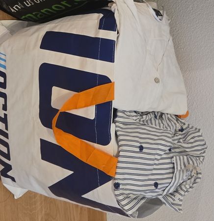 grand lot de vêtements, vendu par sac. Articles au choix.