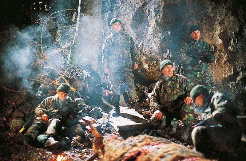 Tutti i DVDs: DOG SOLDIERS (2002) – Usato da Gelterkinden venduto da Tri-Tra-Trallala 7