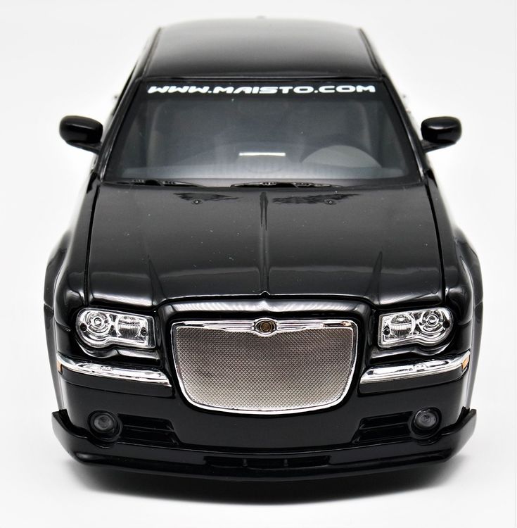 Chrysler 300c Hemi schwarz - Maisto Playerz Collection 1:18