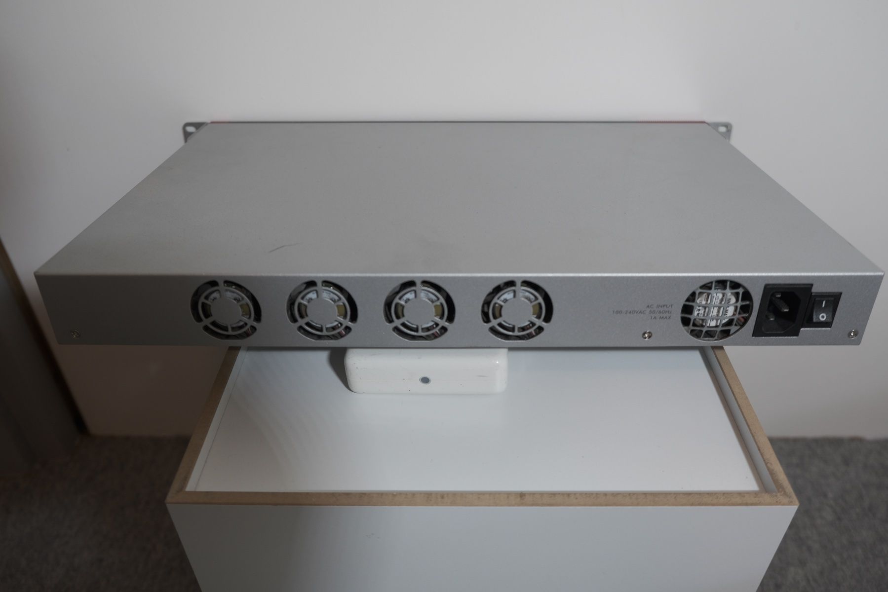 Zyxel Firewall: Firewall Zyxel ZyWALL USG 1000 – Usato da Egg SZ venduto da fsc_g2v2 5