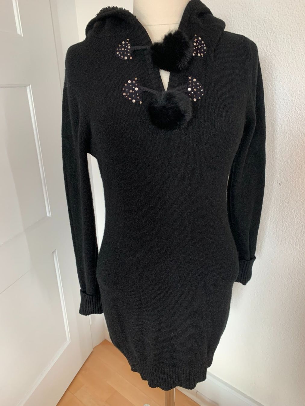 Vestiti: Maison Chic Damen Strick Kleid, ca. Gr. 38 / 40, Schwarz – Usato da Worb venduto da farben20zauber 1