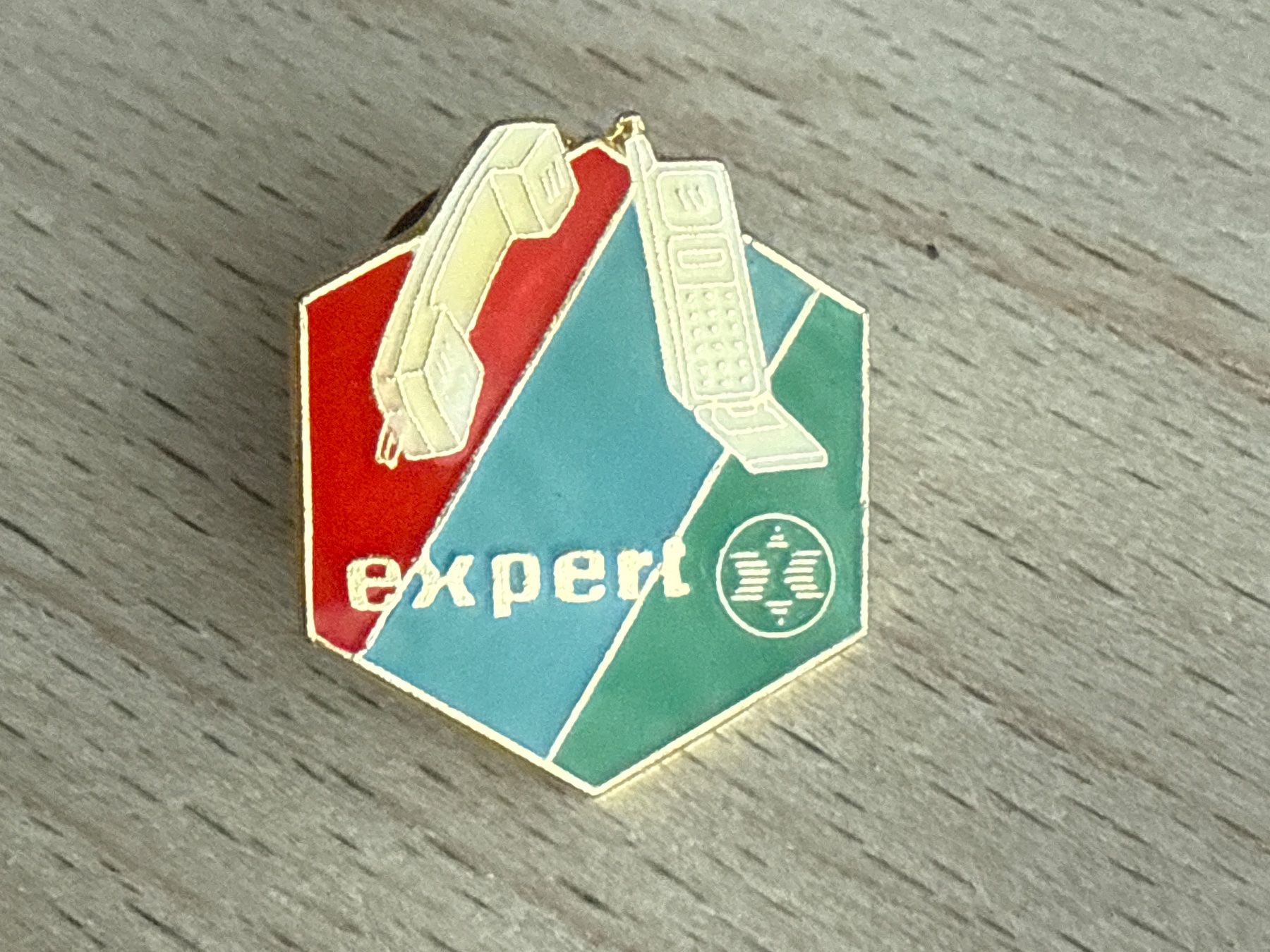 Placchette & Badge: Pin expert – Usato da Glattbrugg venduto da Schweigmatt