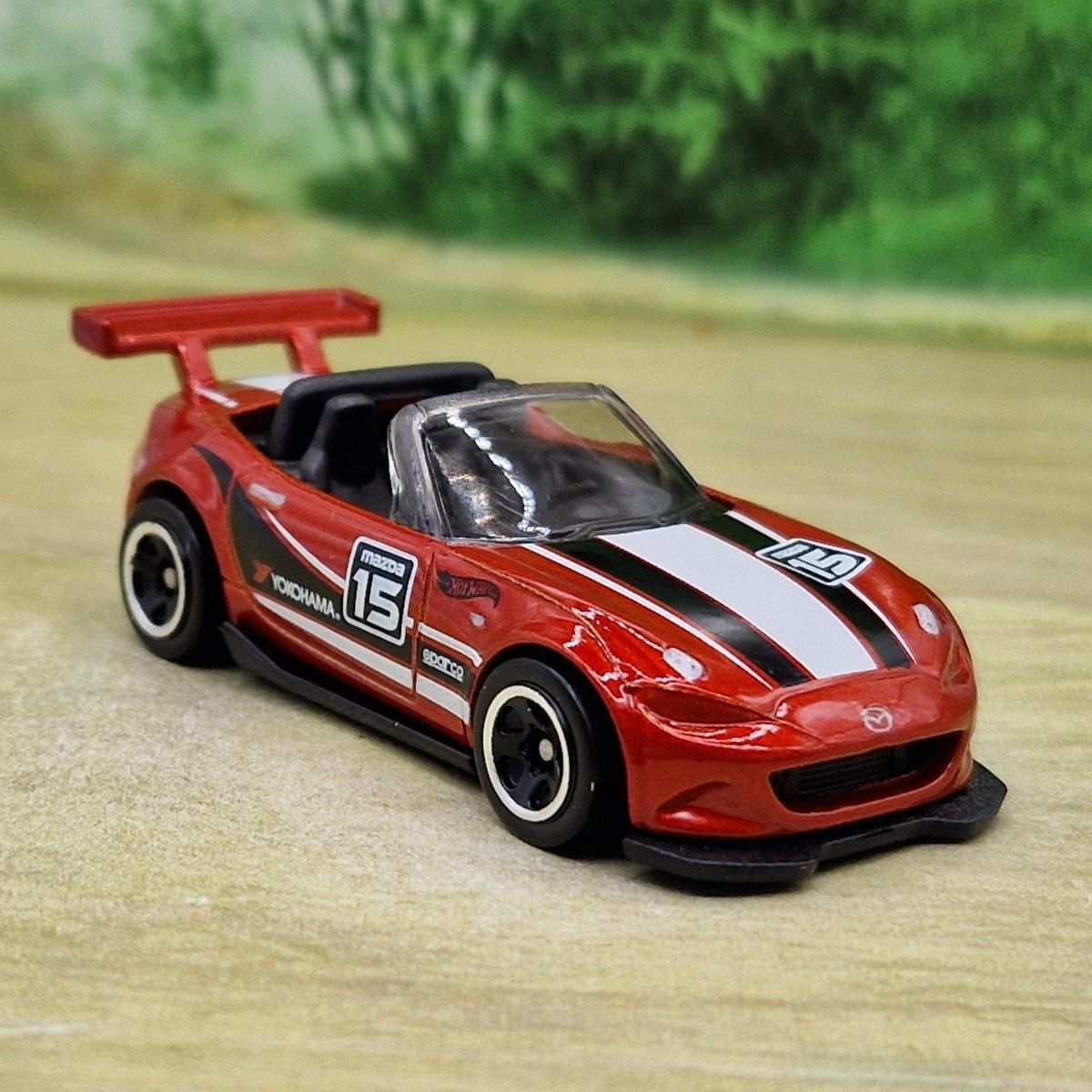 Hot Wheels Modellini d'auto: Hot Wheels Mazda MX-5 Miata – Nuovo e nell'imballaggio originale da Burgdorf venduto da MIDICLORIAN 1
