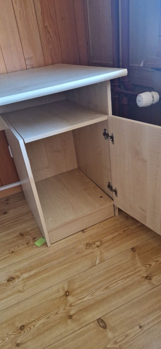 Scrivanie: Schreibtisch aus Holz mit Schubladen – Usato da Cham venduto da uwida 3