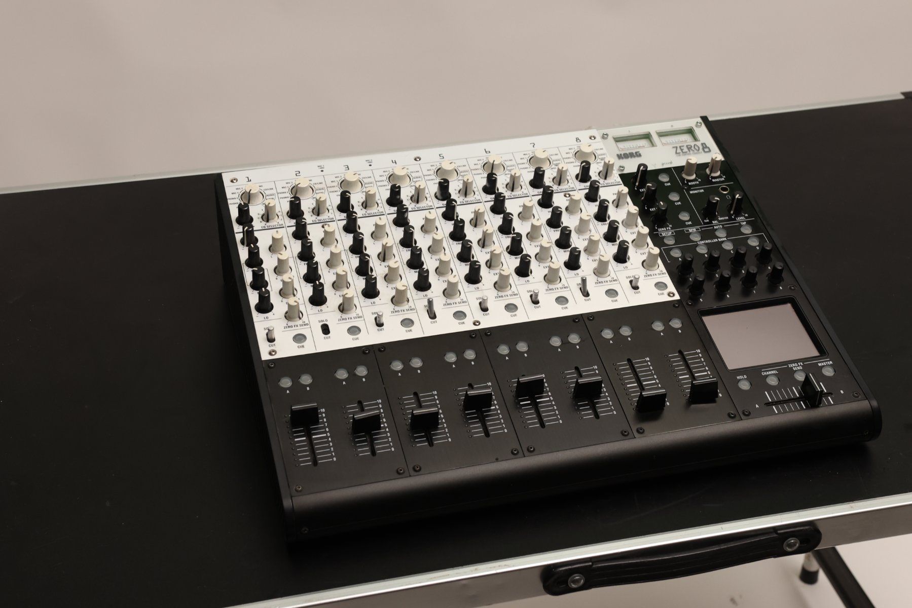 Korg Mischpulte: Korg Zero 8 Live Control Console DJ/Live – Gebraucht aus Cologny von Mig210