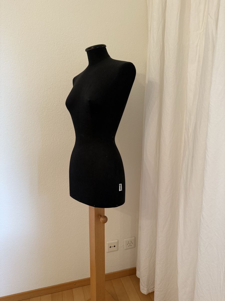 Toutes les décorations: Dekorative Damenbüste – D'occasion à St. Pantaleon par Ymanu 1