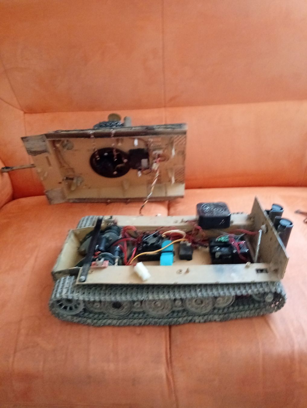 Bandai Kit di modellismo & Modellini statici: Tiger 1/15 bandai rc défectueux  – Difettoso da Cernier venduto da Mickey883945 5
