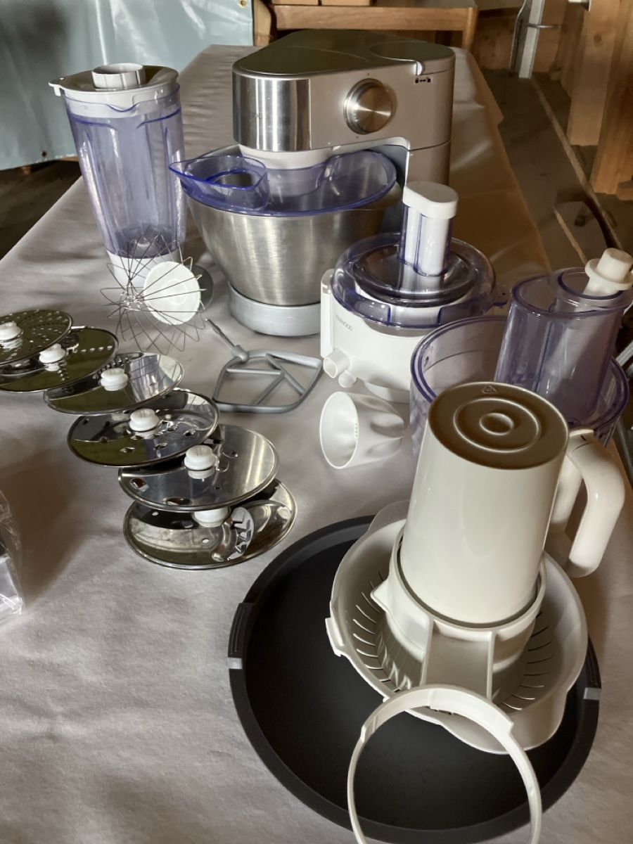 Kenwood Elettrodomestici da cucina:  Kenwood Küchenmaschine Set – Usato da Melchnau venduto da Markus885 2