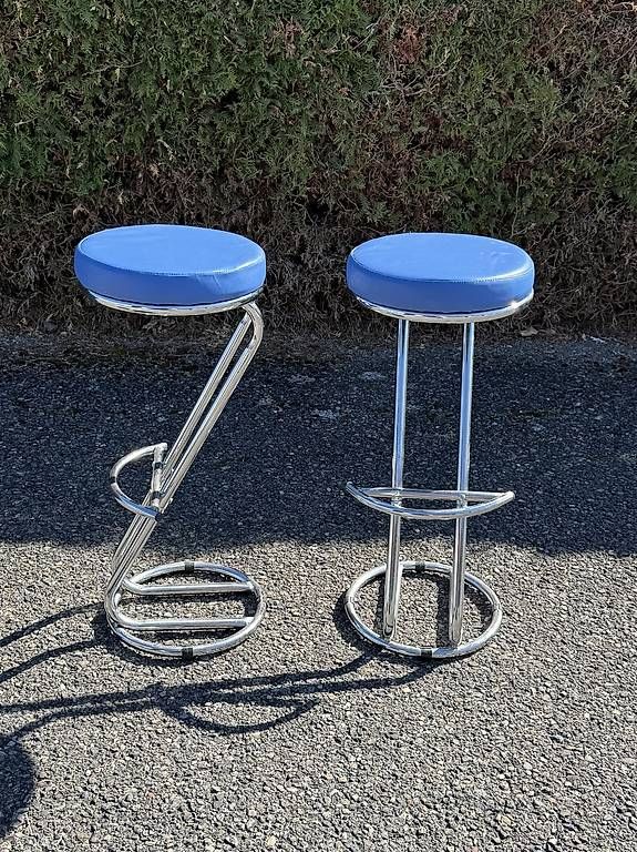 Set di tavolo e panche: Table de bar avec 4 tabourets – Usato da Payerne venduto da lesguisol 1