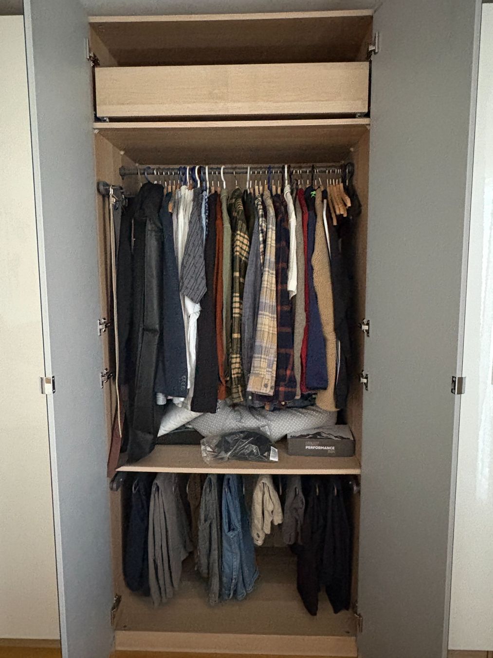 Armoires: Kleiderschrank – D'occasion à Buchrain par MJ1992 1