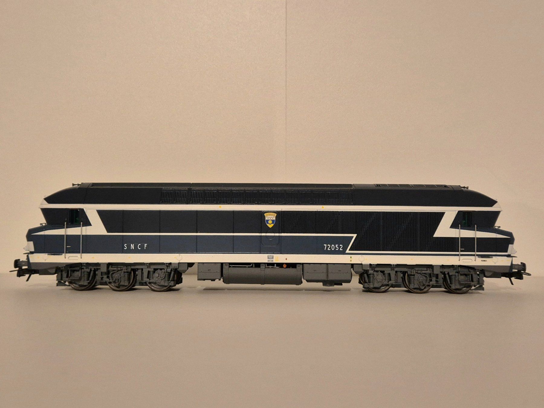 Roco Modelleisenbahnen: Roco SNCF CC72052 DCC Sound – Neu und originalverpackt aus Wittenwil von ced_q8j7 1