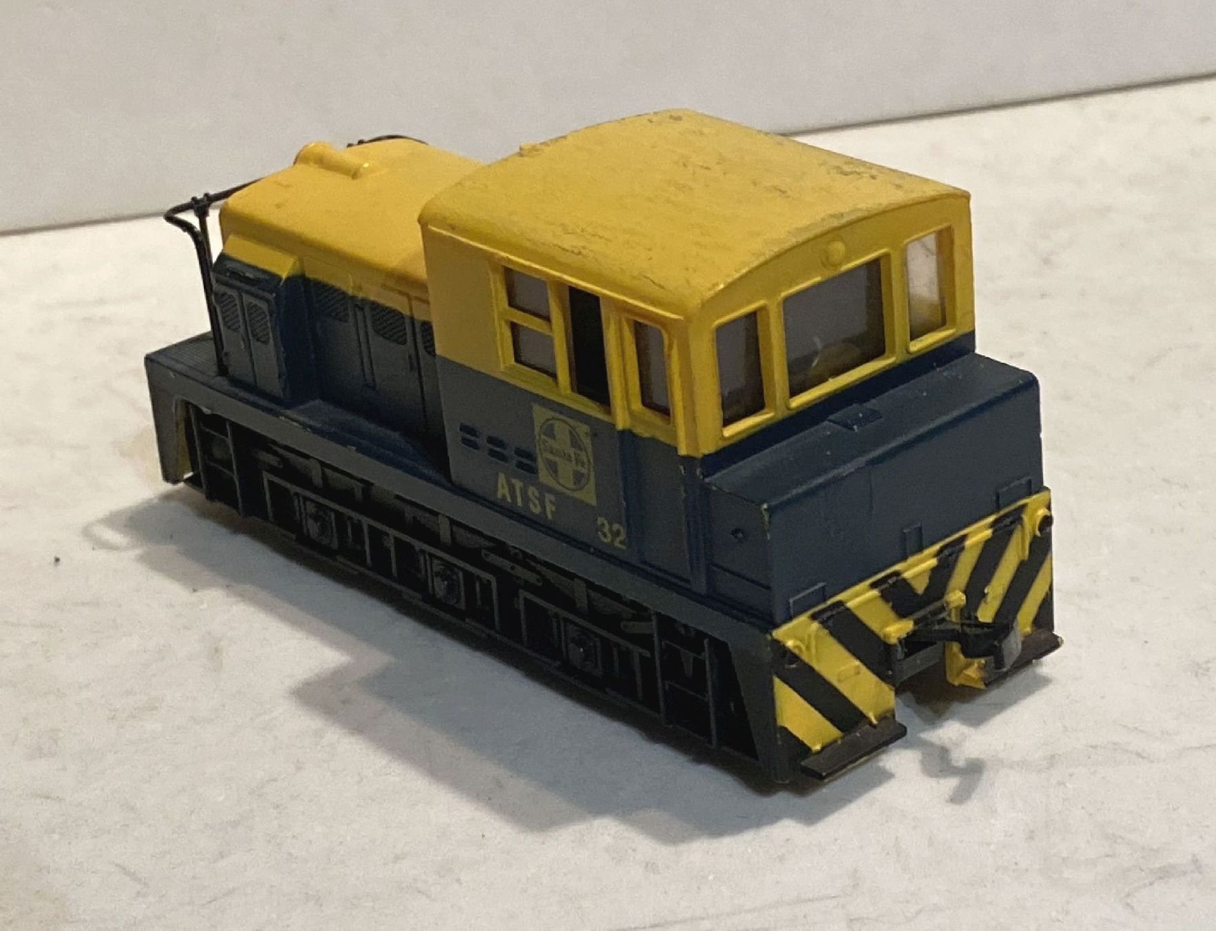 Modellini di ferrovie: Bachmann Diesel-Lok Santa Fé ATSF 32 – Usato da Sonceboz-Sombeval venduto da Decolove 1