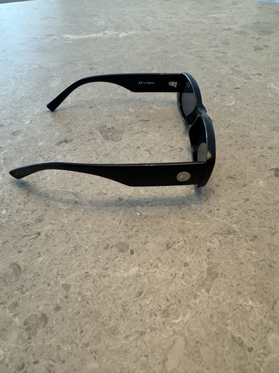Brillen & Gläser: LeSpecs UNREAL Sonnebrille – Gebraucht aus Meinisberg von nou_d87j 3