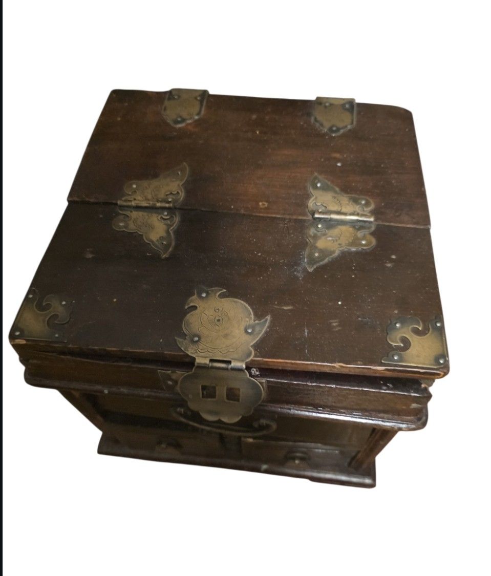 Cassapanche: Petit meuble chinois tres ancien – Usato da Vernier venduto da 19pigments