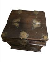 Petit meuble chinois tres ancien