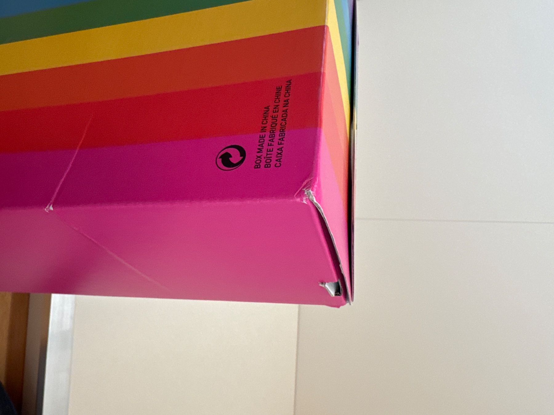 Nike Altro per la casa: Rainbow Nike shoe box (empty) – Usato da Stäfa venduto da J_rz8j 4