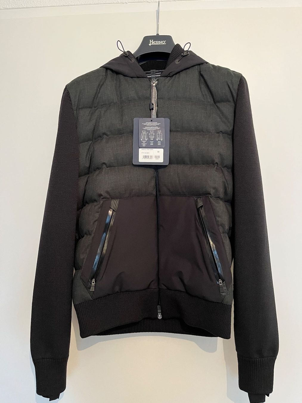 Herno Giacche: Herno Jacke – Nuovo e nell'imballaggio originale da Kilchberg ZH venduto da nil_tvt7