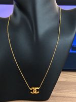 Elegante18-Karat-Goldkette mit CC Anhänger