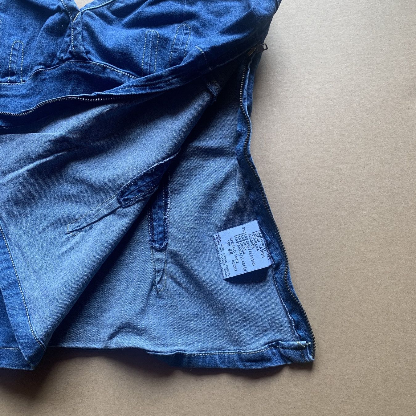 Top: Hennes Blaues Denim-Haltertop – Usato da Chalais venduto da Decoarts.art 3