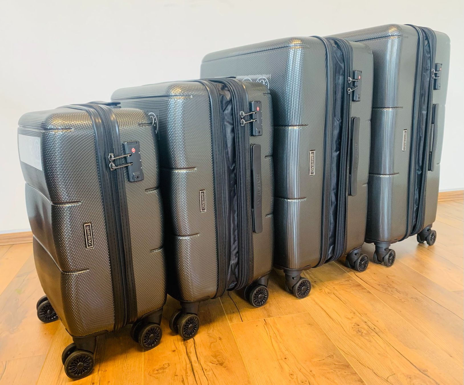 Valigie: 4 teiliges Koffer Polycarbonat gateBAG BUNDLE ANTHRAZIT NEU – Nuovo e nell'imballaggio originale da Bergdietikon venduto da shopAgent 6