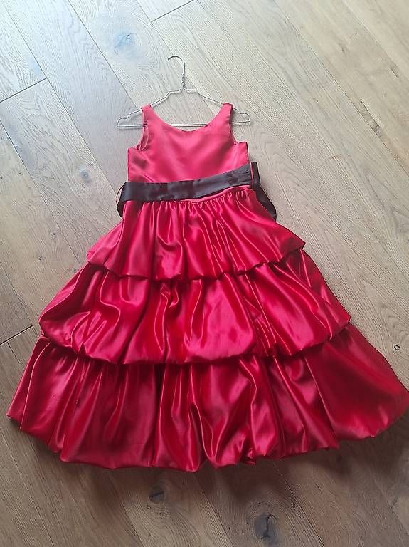 Vestiti & Gonne: Ballkleid rot – Usato da Zuoz venduto da Nocino01