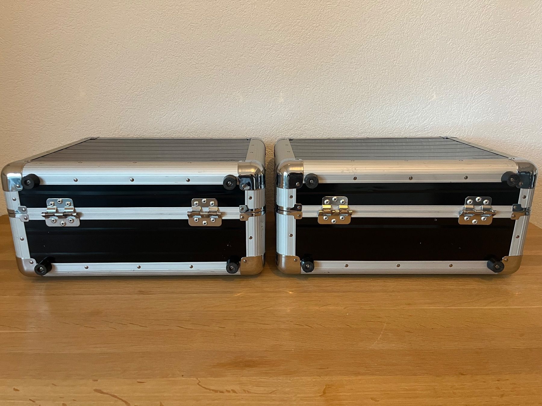 Valigie: Flightcase, box de transport, valise – Usato da Delémont venduto da Taccos 2