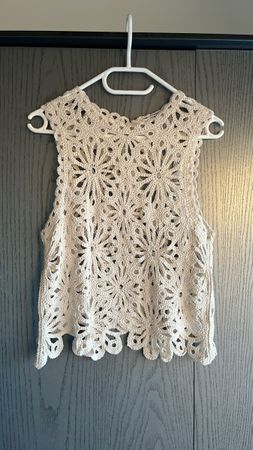 Haut sans manches crochet beige