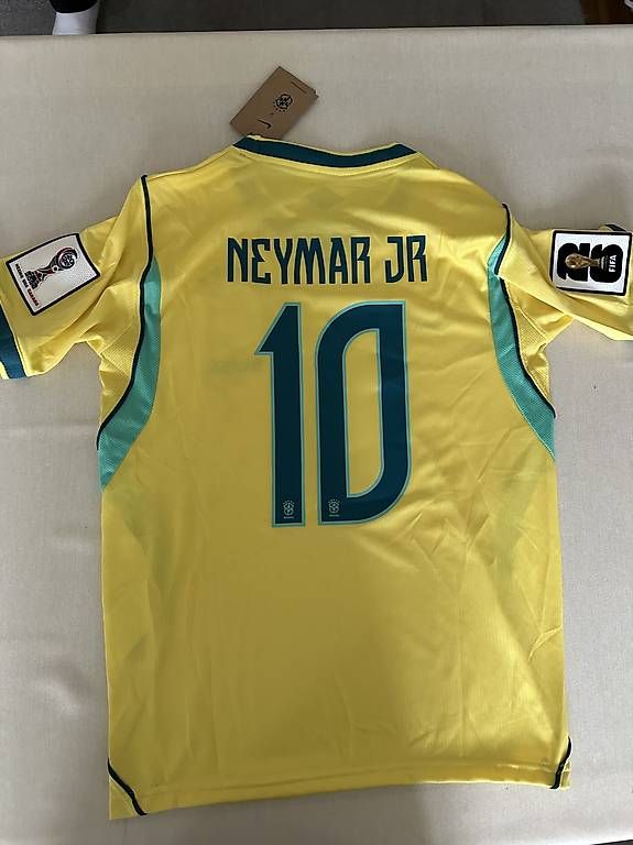 Canottiere & Pantaloni: Neymar Jr 10 Trikot – Usato da Birr venduto da rob_d6wl 1