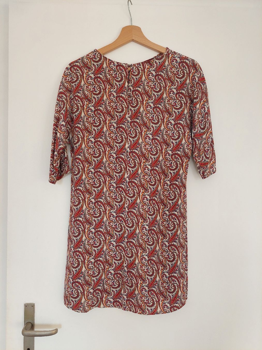 Kleider: Kleid mit rotem Paisley Muster, Gr. XS – Gebraucht aus Zürich von Taxista