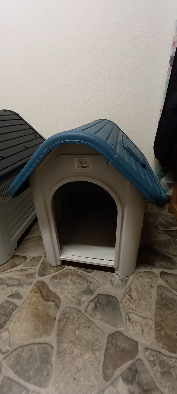 Liege- & Schlafplätze: Hundehütte Kunststoff Aussen/ Innenbereich – Gebraucht aus Salez von EMERCARO 4