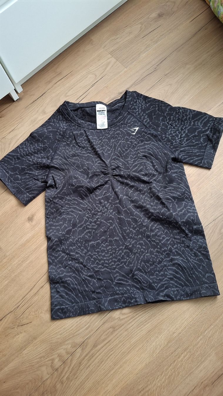Gymshark Tops: gymshark top gr. XL – Gebraucht aus Wil SG von FionaSmile